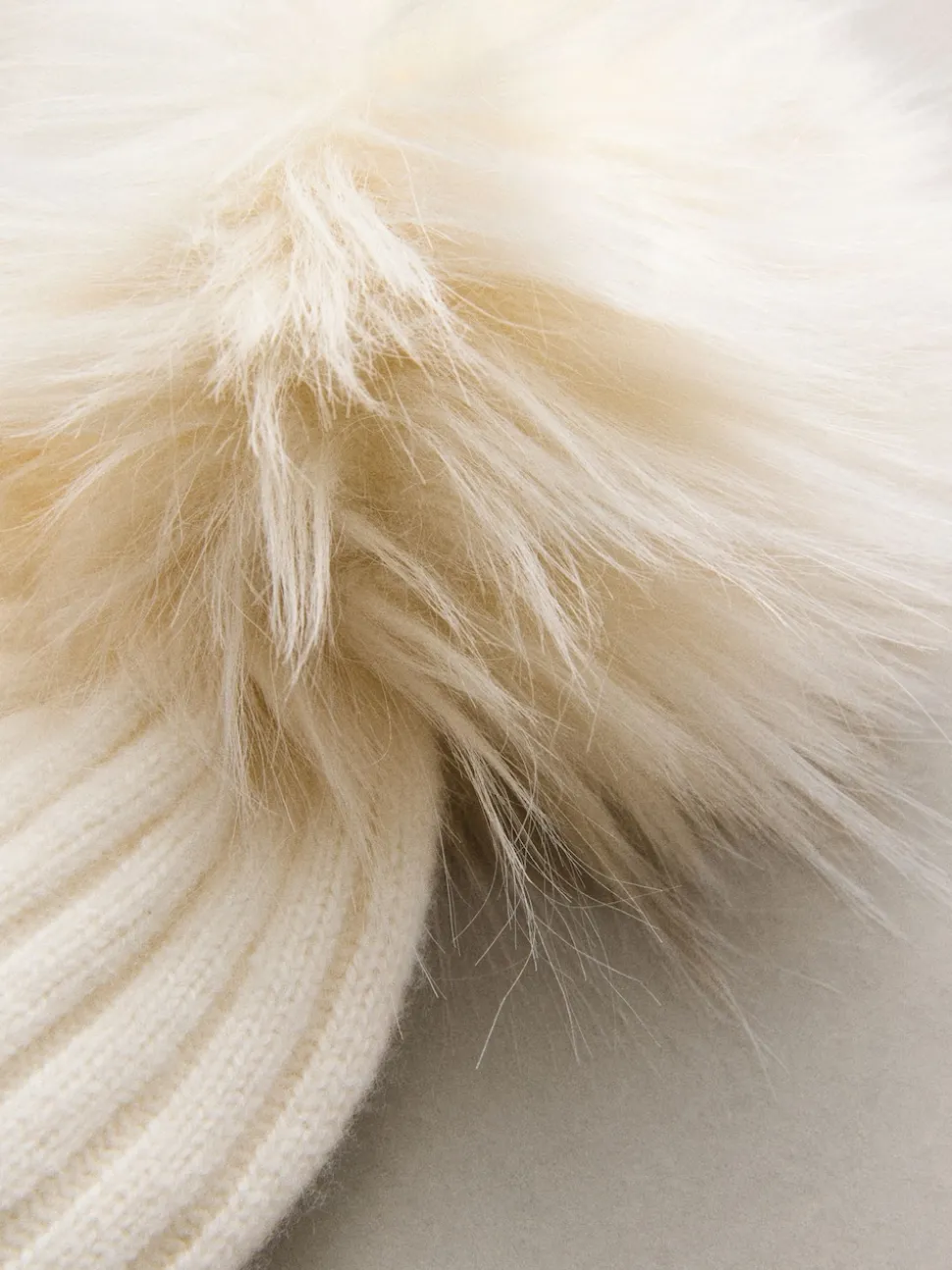 Crème - Bonnet à pompon N. Premium 100% cachemire