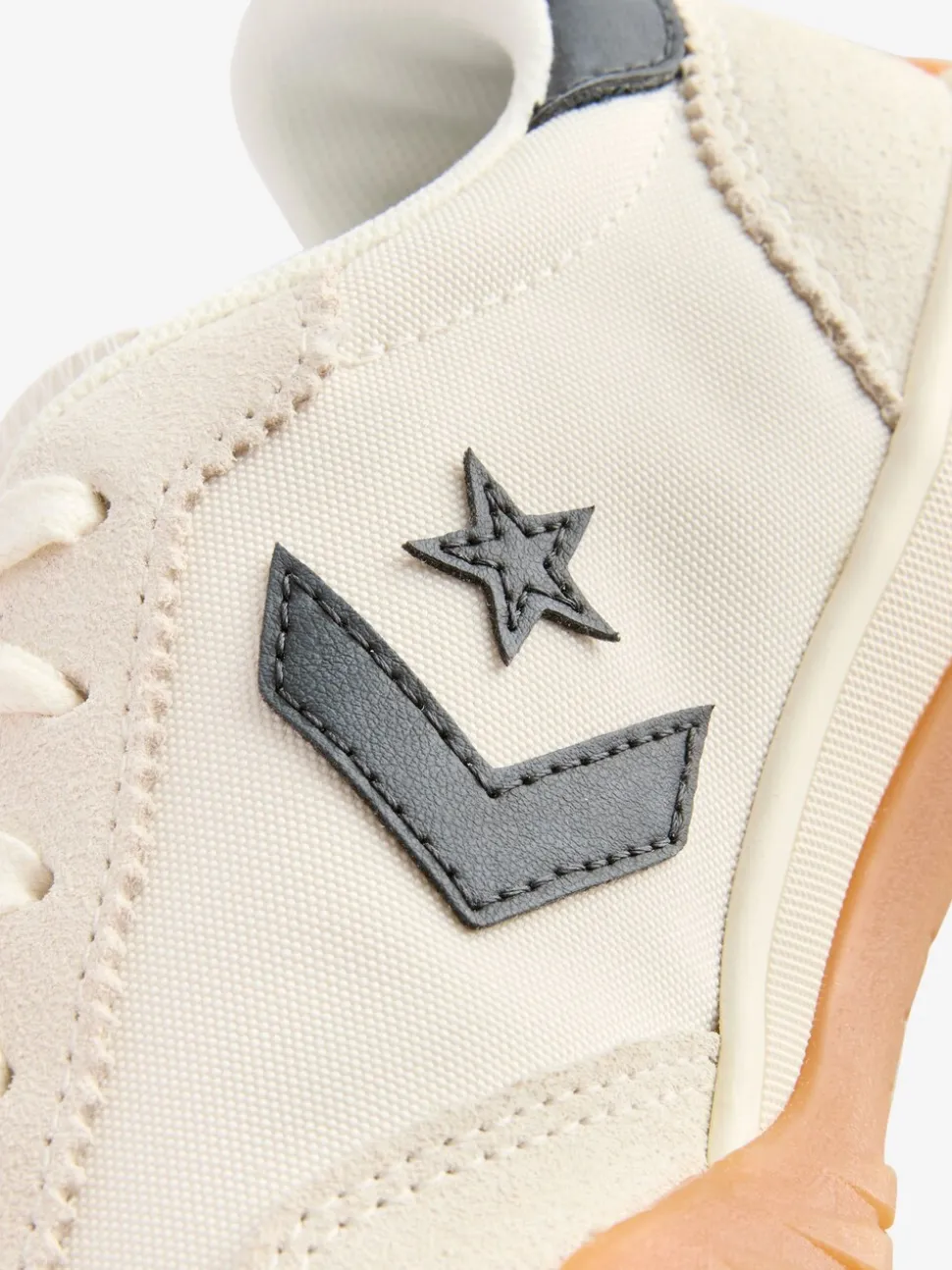 Crème - Converse Course Star Low Trainers
