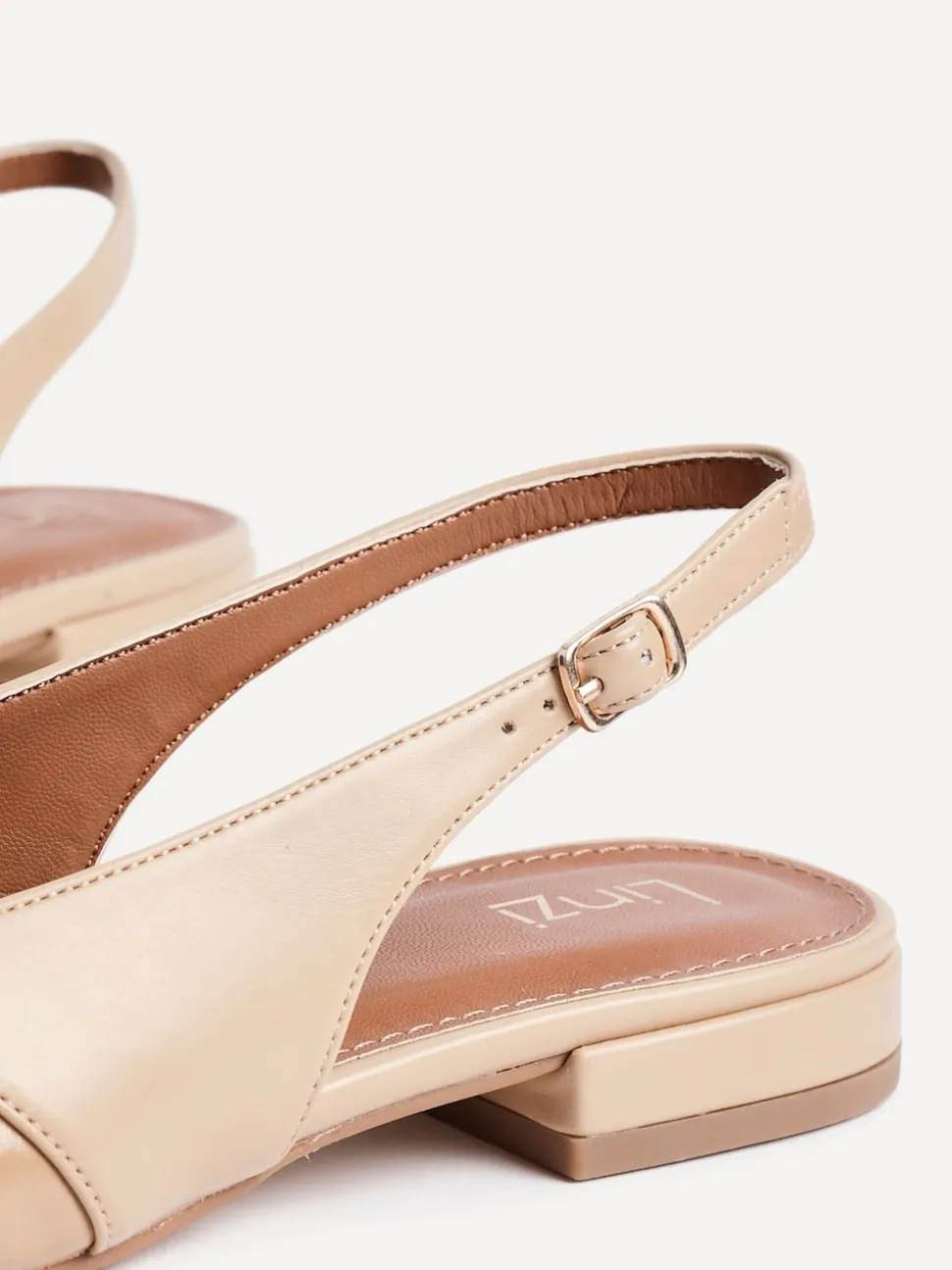 Écru - Linzi Chaussures de ballet à bout pointu Prague avec boucle