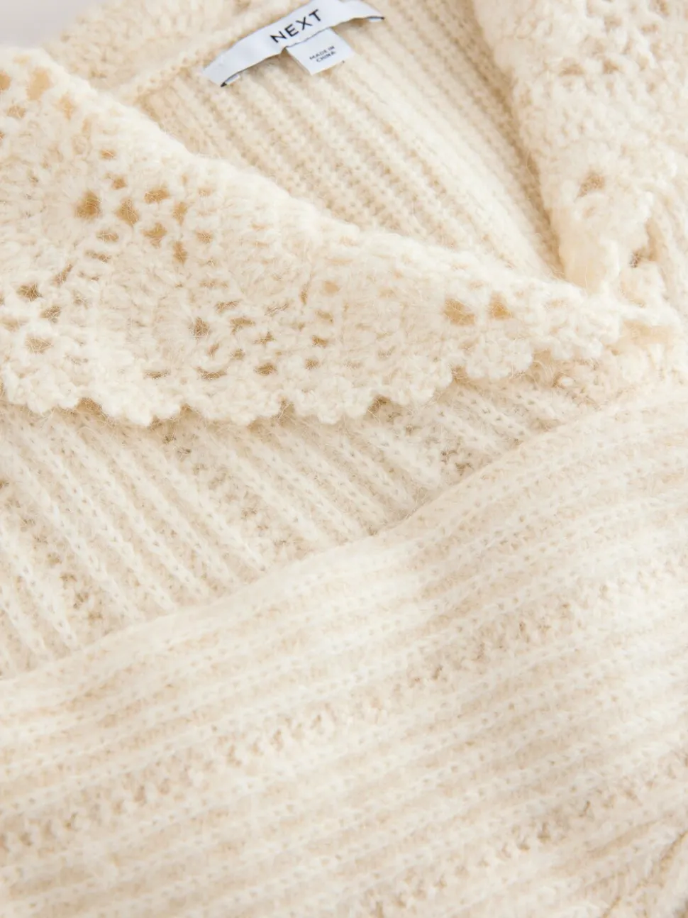 écru - Pull en maille côtelée avec col marin au crochet