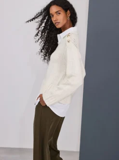écru - Pulls look superposé en maille à col en V avec chemise