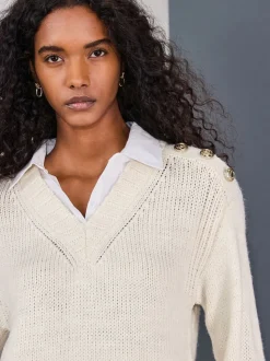 écru - Pulls look superposé en maille à col en V avec chemise