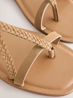 Cuir marron fauve - String tressé à entredoigt