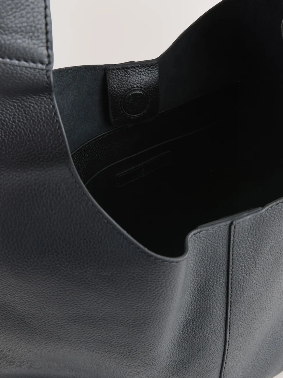 Cuir noir - Sac à bandoulière ample