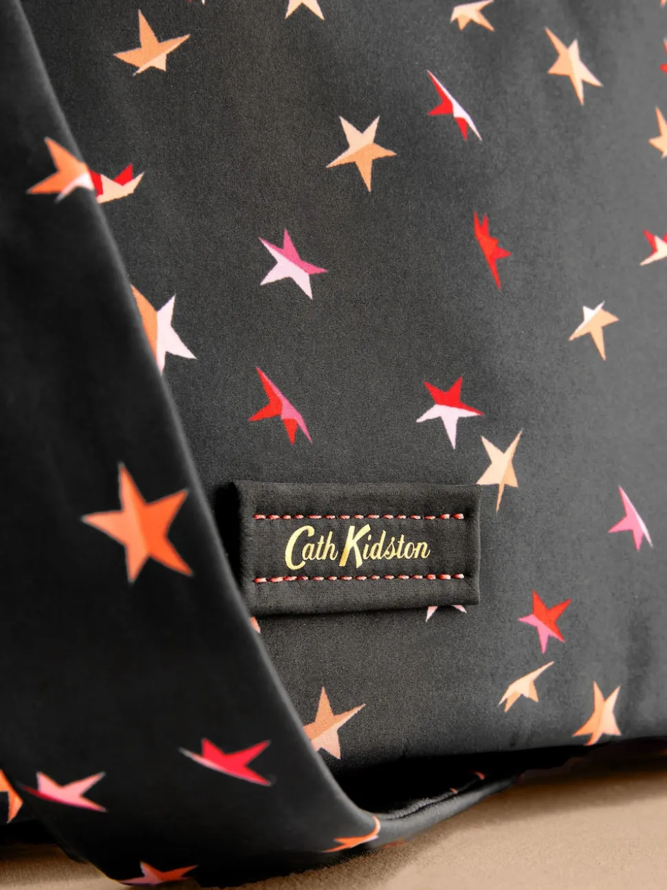 Ditsy étoile pliable Noir - Sac à bandoulière Cath Kidston à bandoulière
