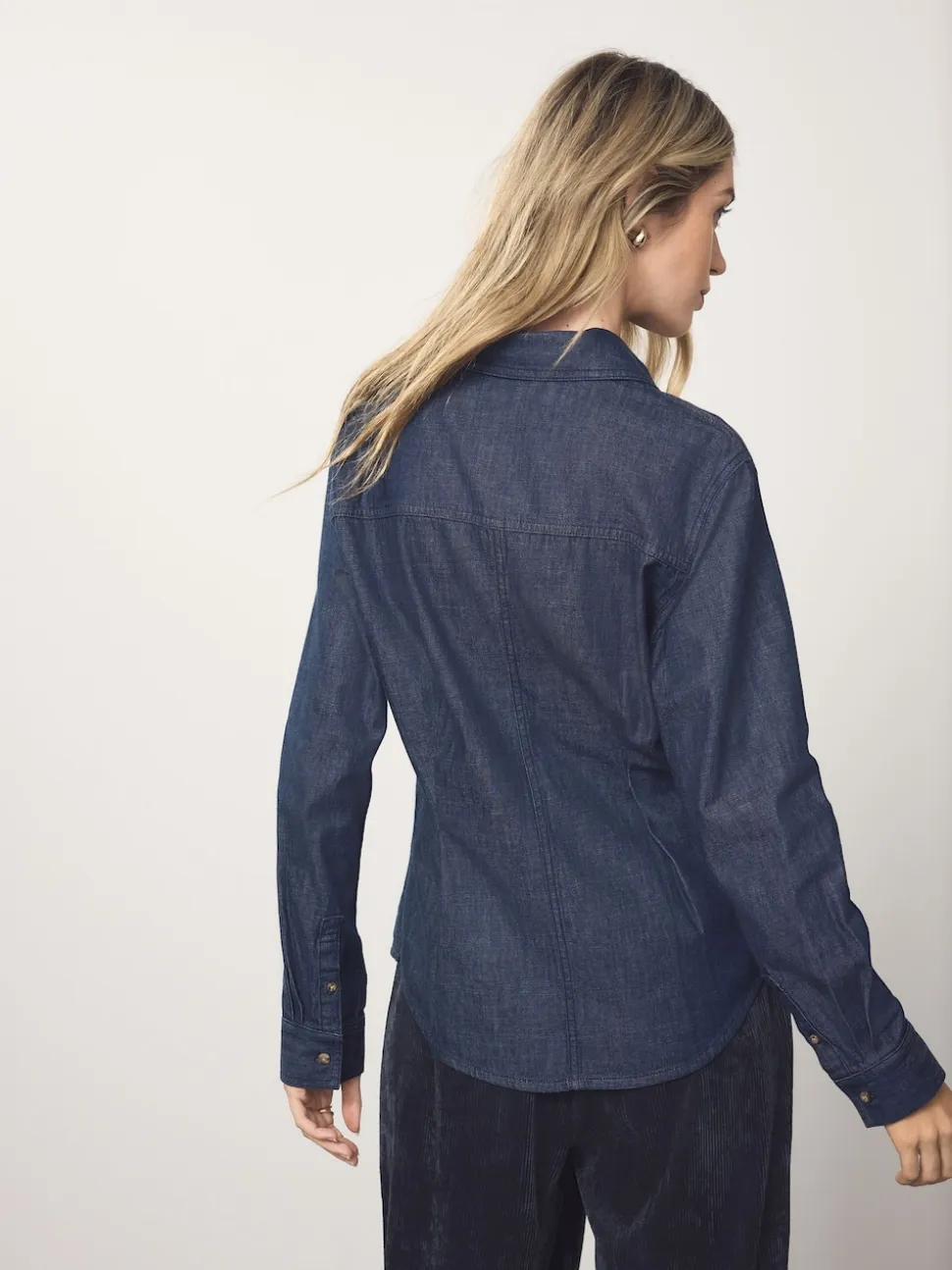 Délavage bleu - Chemise en denim ajustée à manches longues à taille cintrée