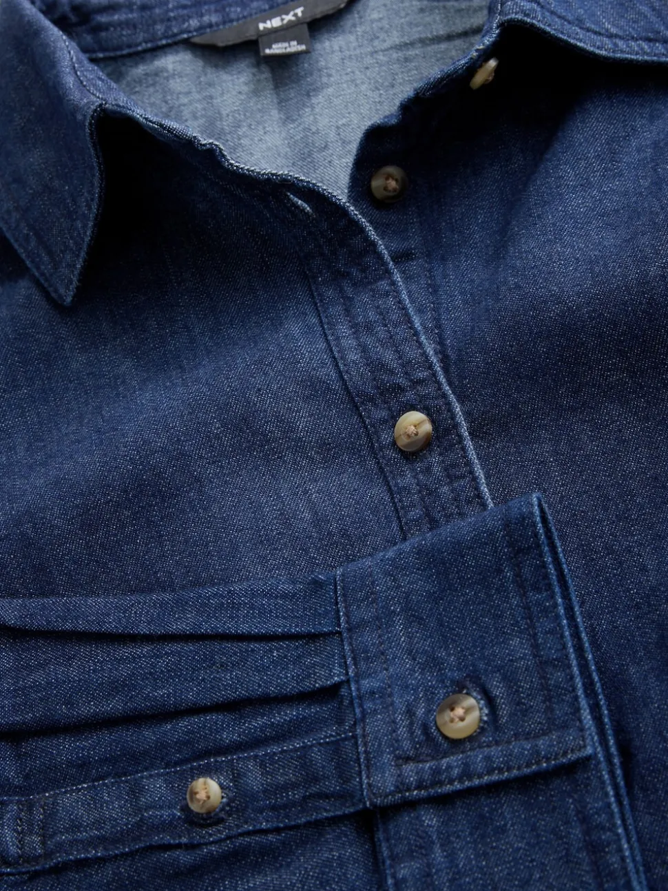 Délavage bleu - Chemise en denim ajustée à manches longues à taille cintrée