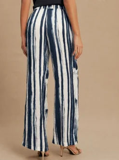 Ecru/Marine - Pantalons à jambe large en satin effet froissé