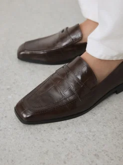 Effet croco Marron chocolat - Mocassins Forever Comfort® à bout carré