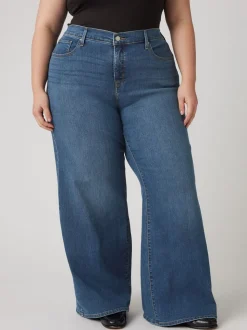 Filles astucieuses - ® Levi'sJean large à 318 courbes