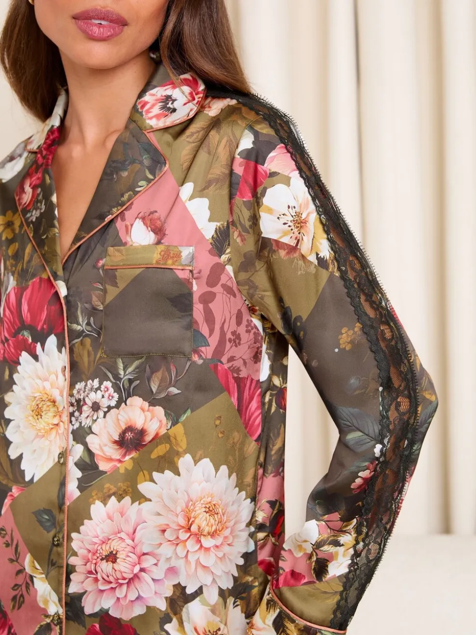 Floral vert - Lipsy pyjama à manches longues Satin avec détails en dentelle