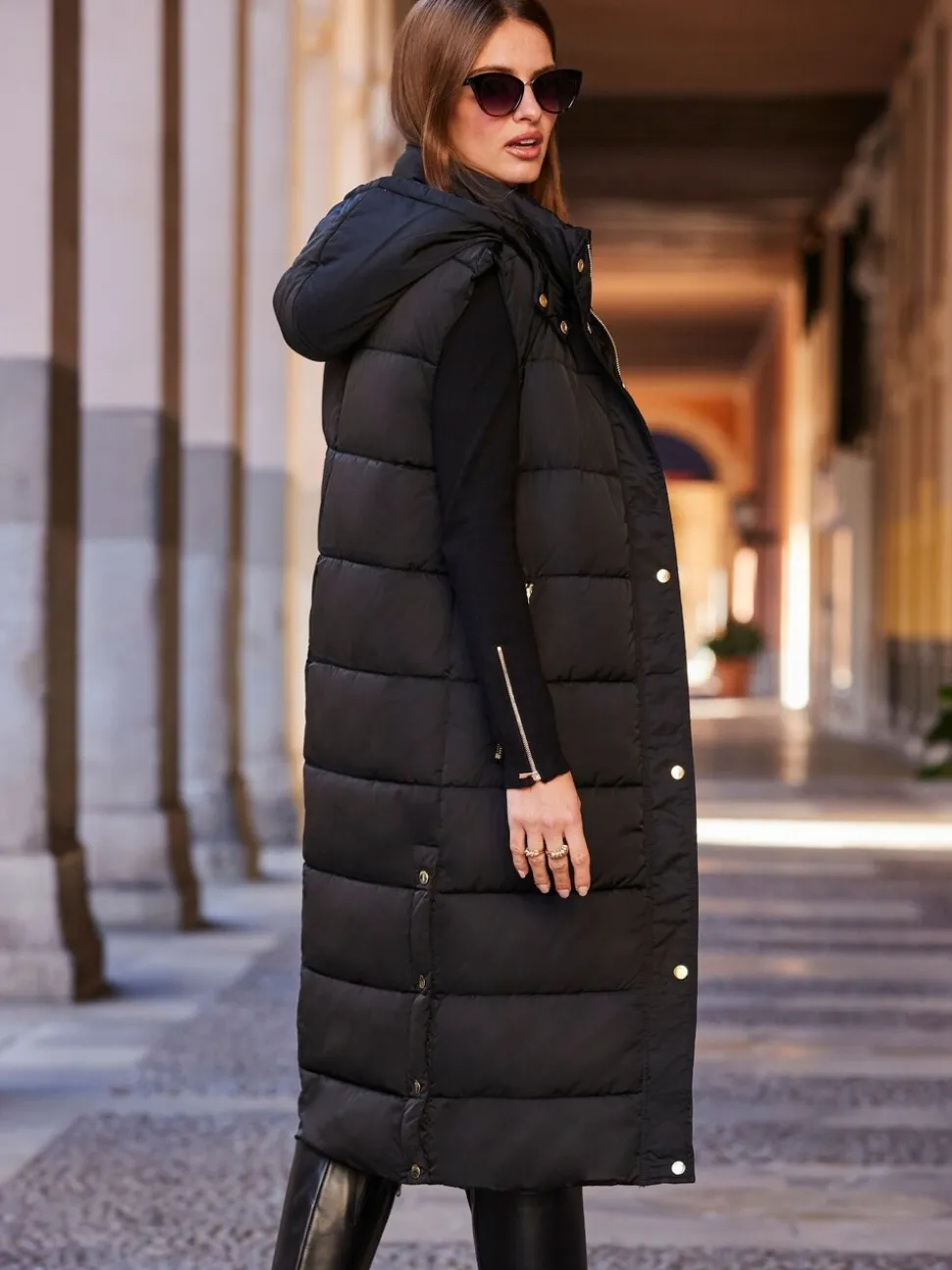 Gilet à À capuche matelassé Sosandar avec poches