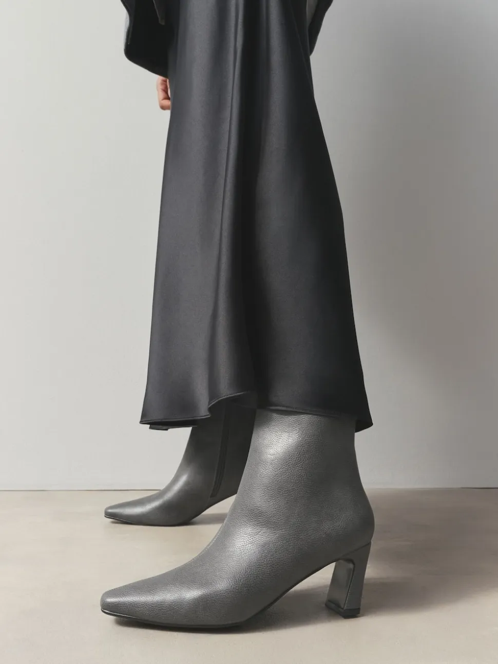 Gris - Bottines à talons Forever Comfort® avec bout ciselé