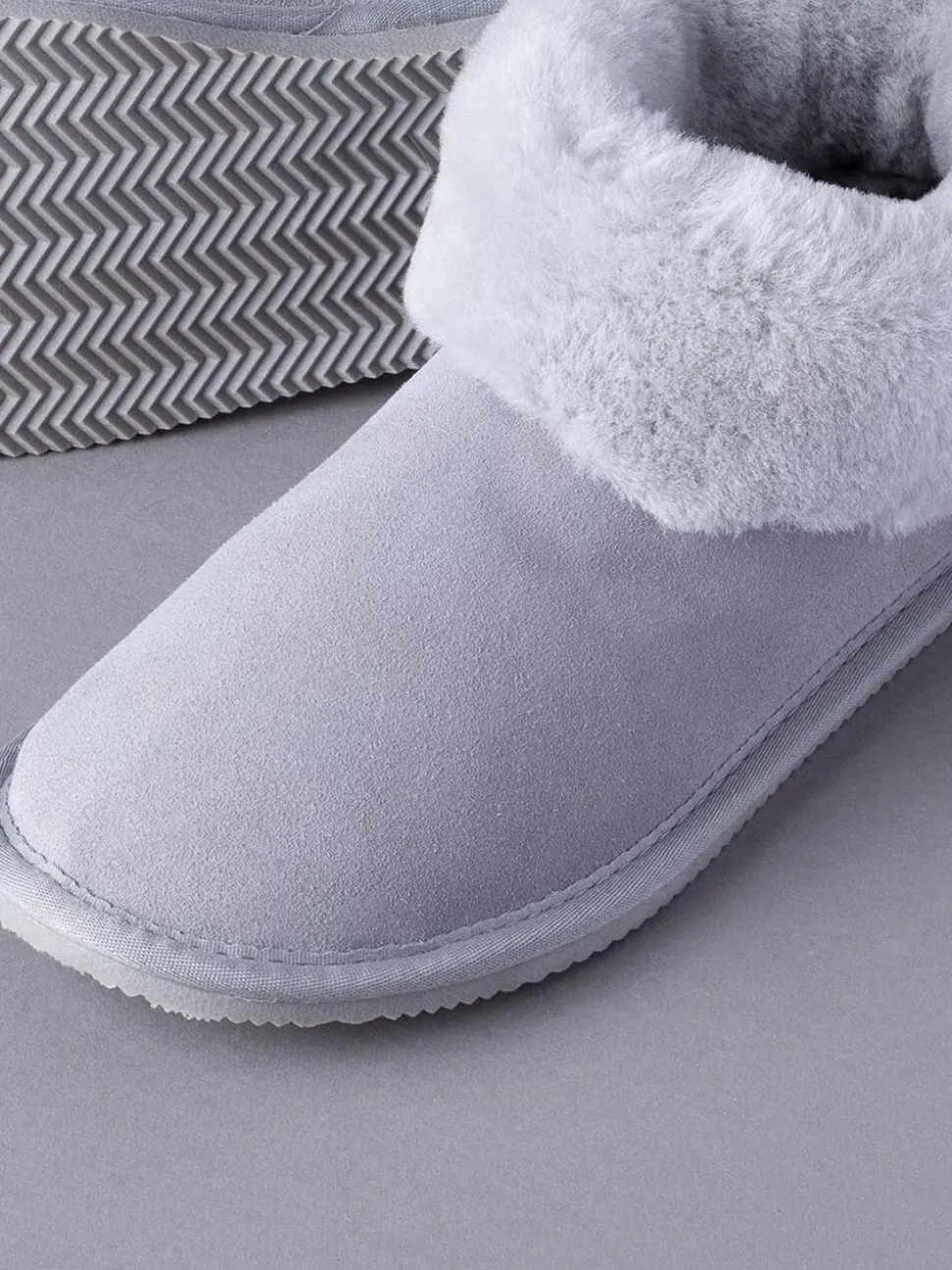Gris clair - Lakeland Leather Ladies Sheepskin Boots Slippers (Bottes en peau de mouton pour dames)