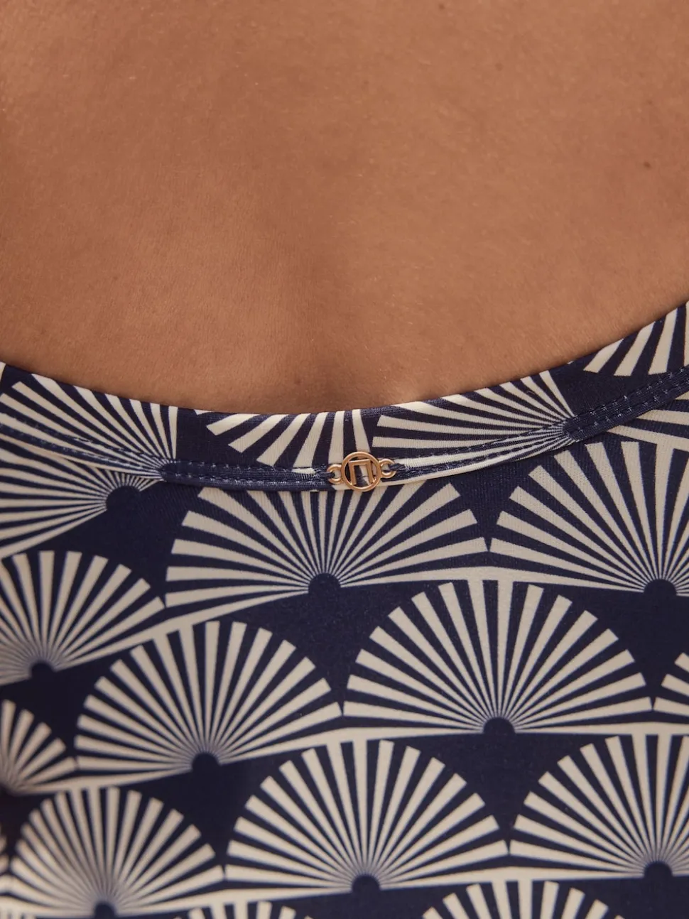 Imprimé à éventails bleu marine/Blanc - Maillot de bain moulant avec contrôle du ventre