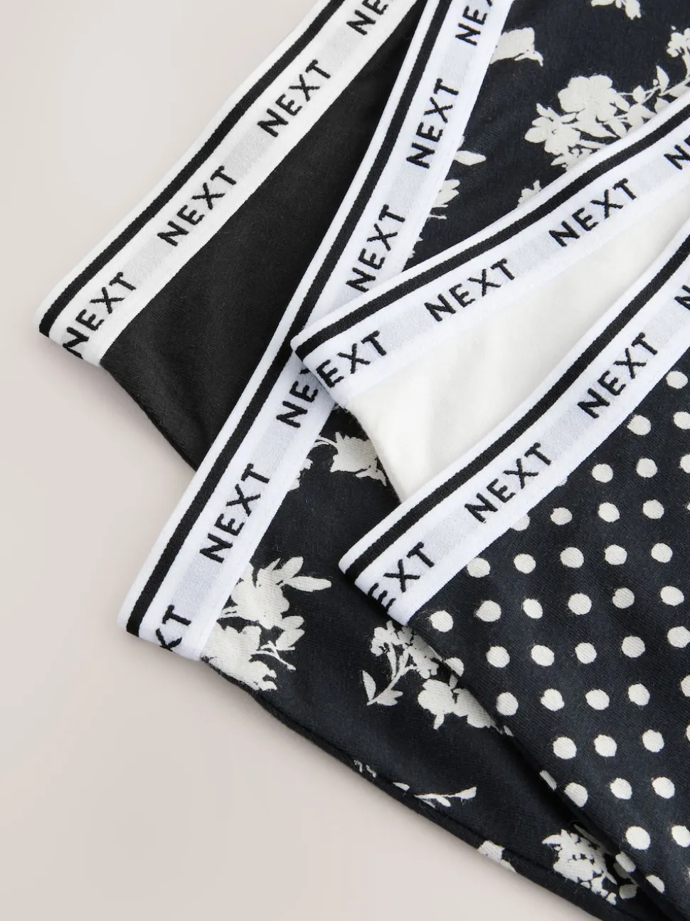 Imprimé floral noir / blanc - Lot de 4 culottes à logo en coton