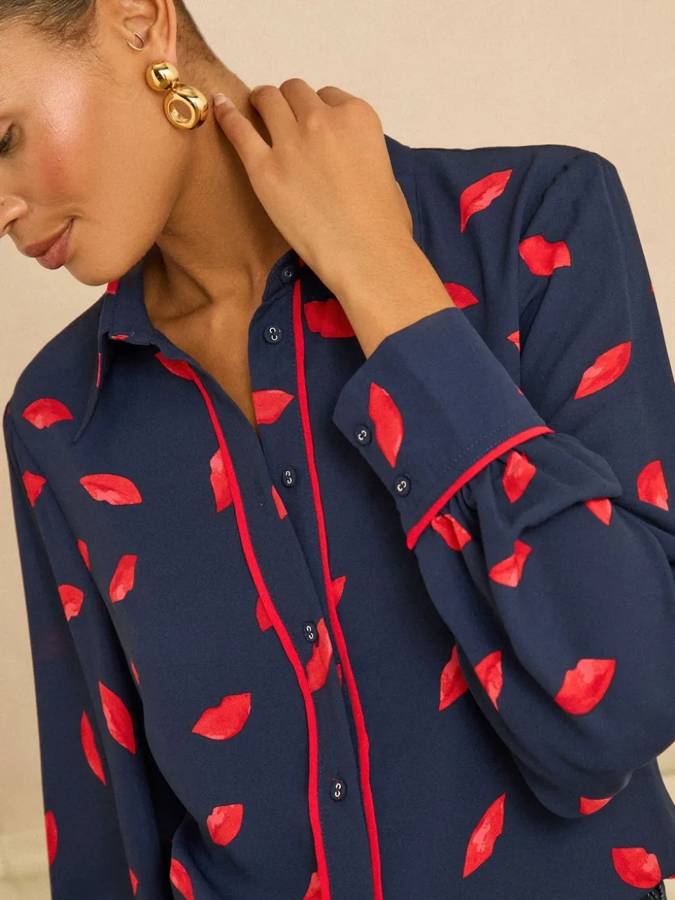 Imprimé lèvres bleu marine - Love & Roses chemise boutonnée à manches longues