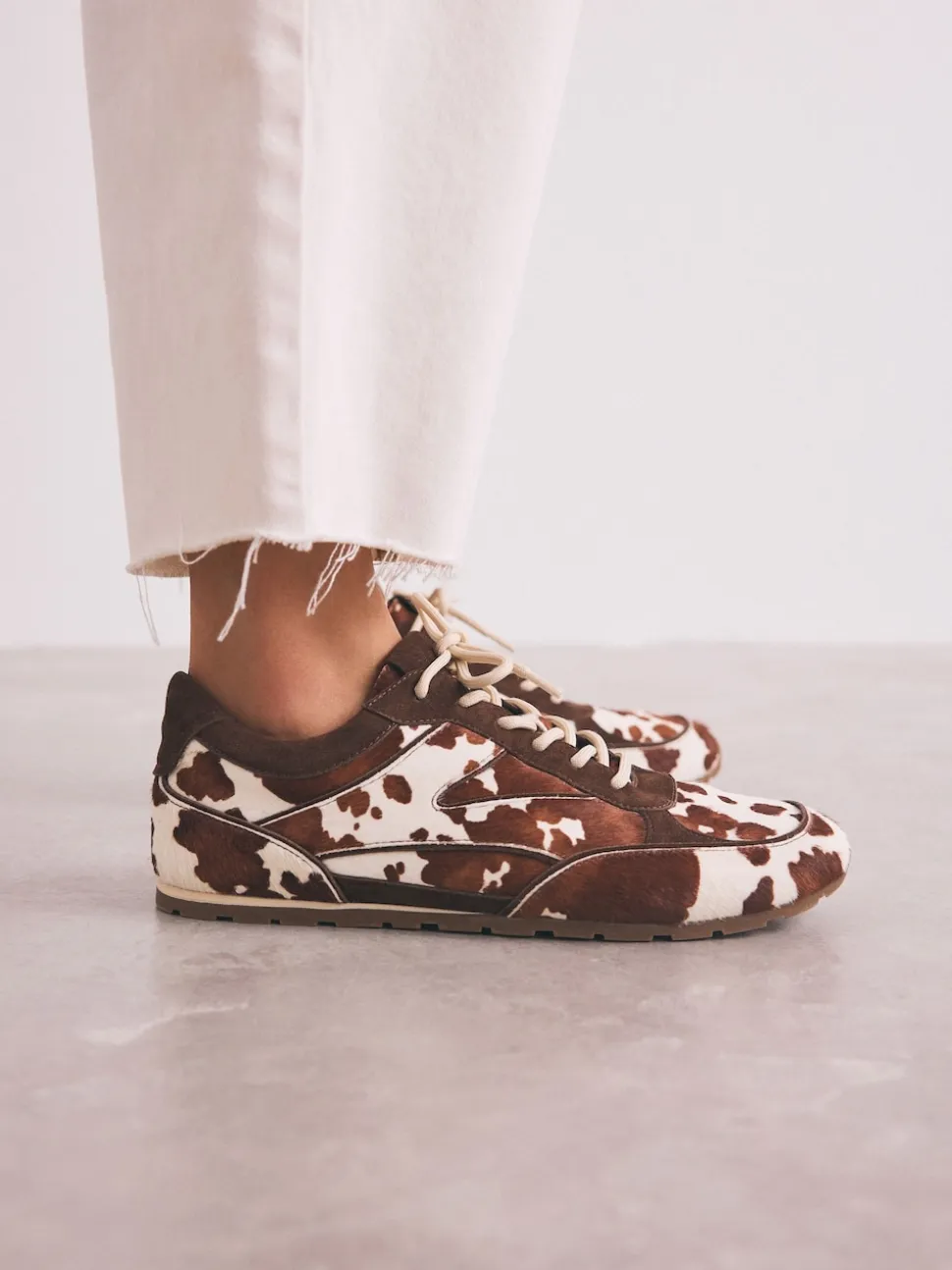 Imprimé vache - Baskets slim en cuir haut de gamme à lacets