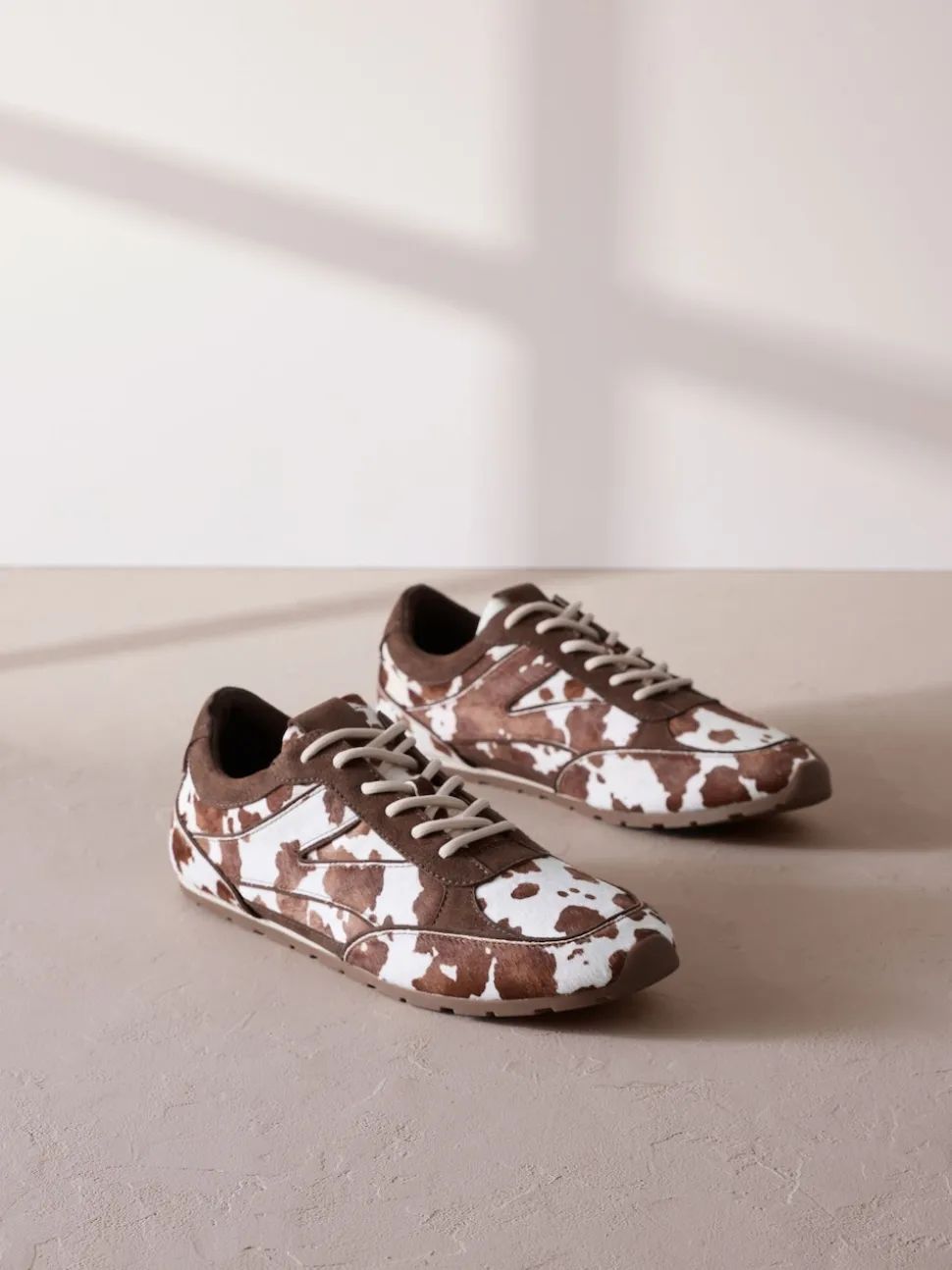 Imprimé vache - Baskets slim en cuir haut de gamme à lacets