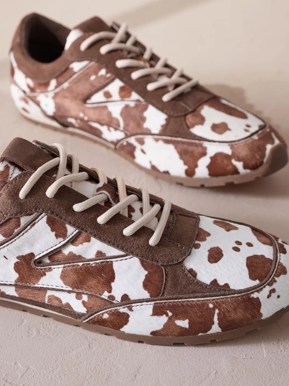 Imprimé vache - Baskets slim en cuir haut de gamme à lacets
