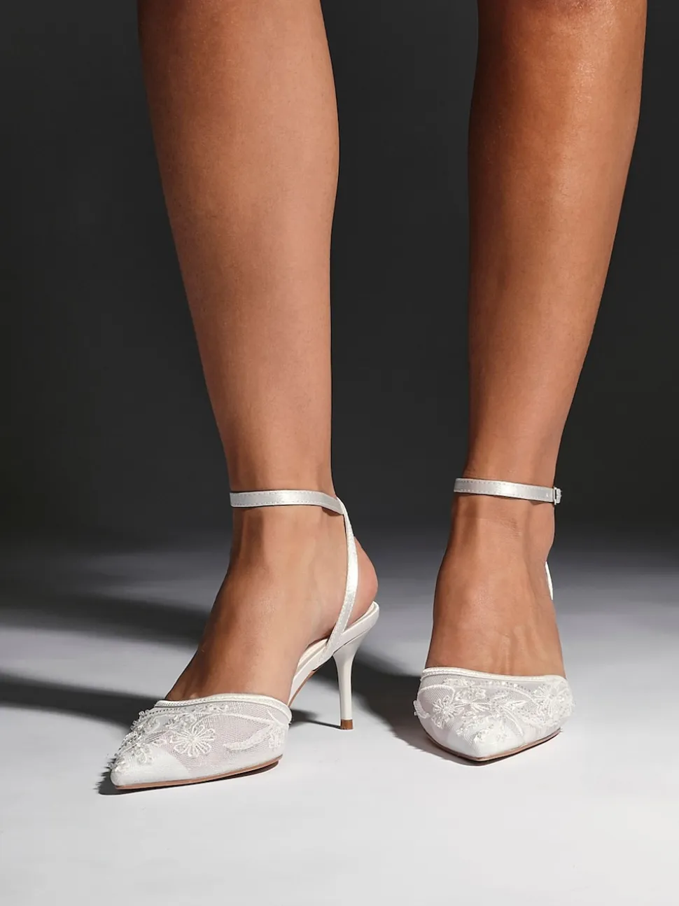 ivoire - Linzi Serenade Chaussures à talons en maille perlée