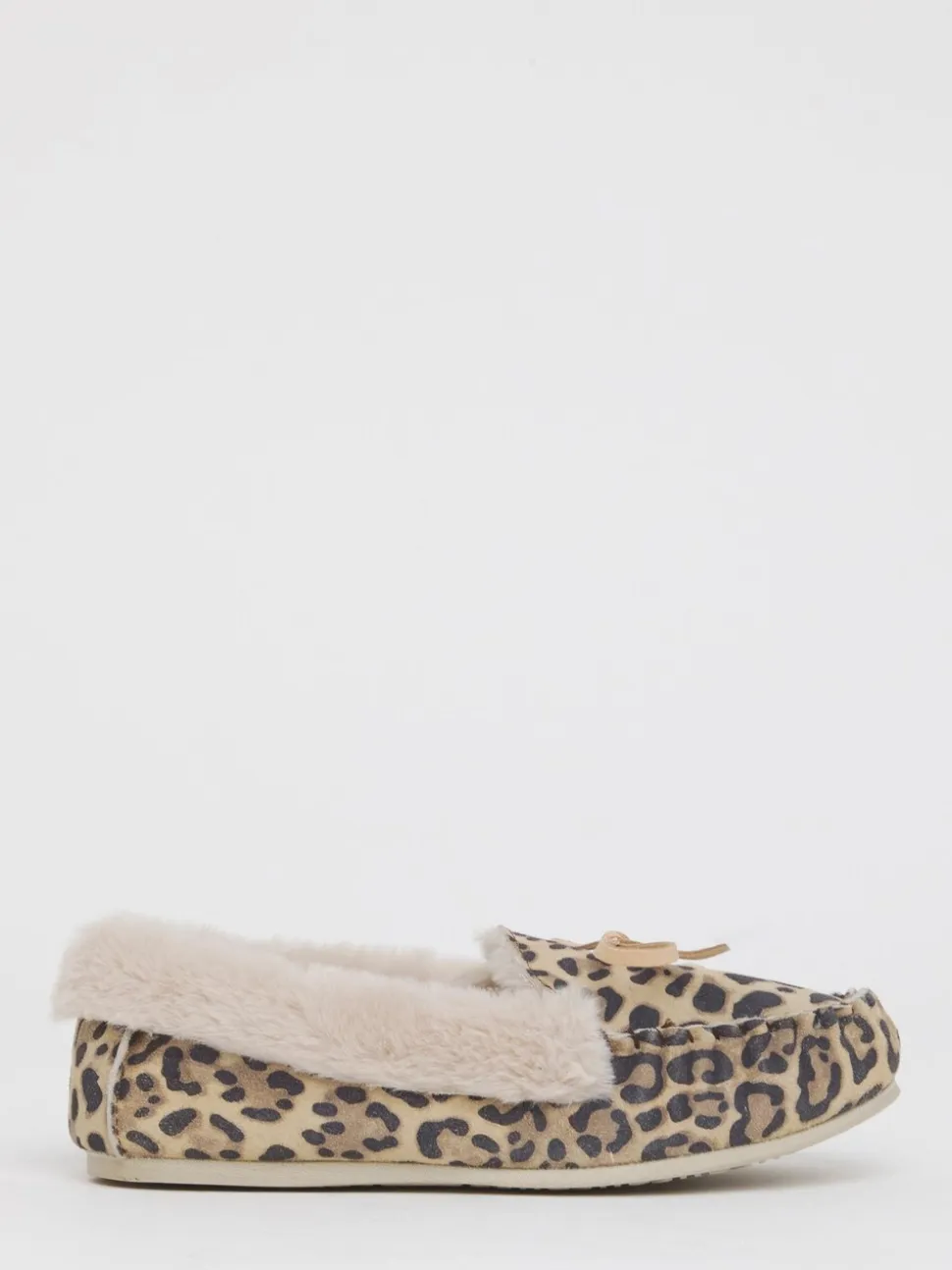 JD Williams Chaussons classiques en daim style mocassin