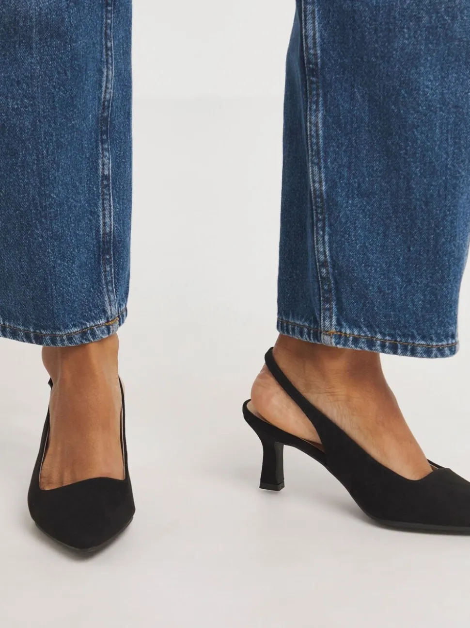 JD Williams Chaussures à talon Kitten heel à semelle souple en Coupe large
