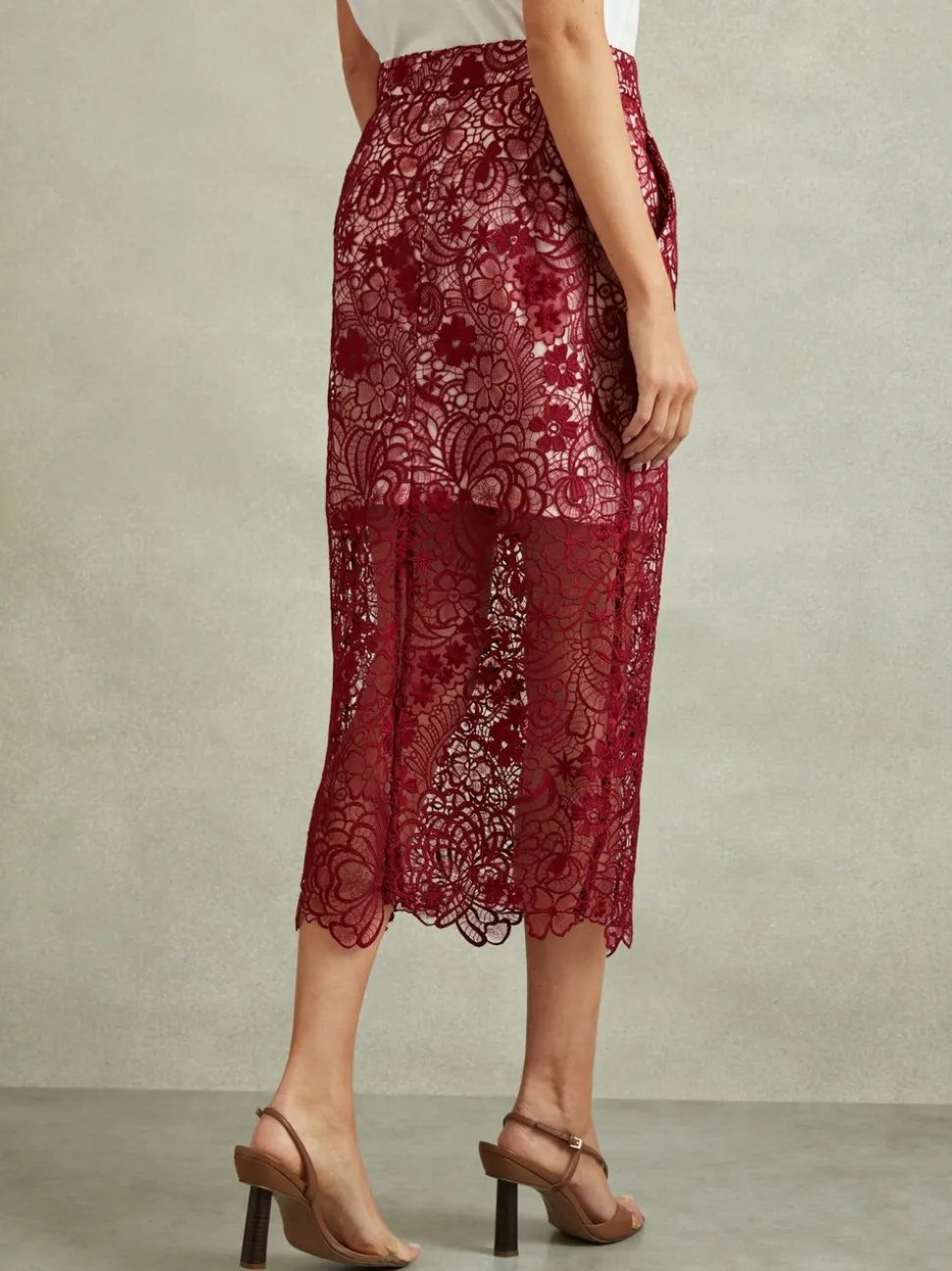 Jupe crayon mi-longue en dentelle transparente Reiss Flo