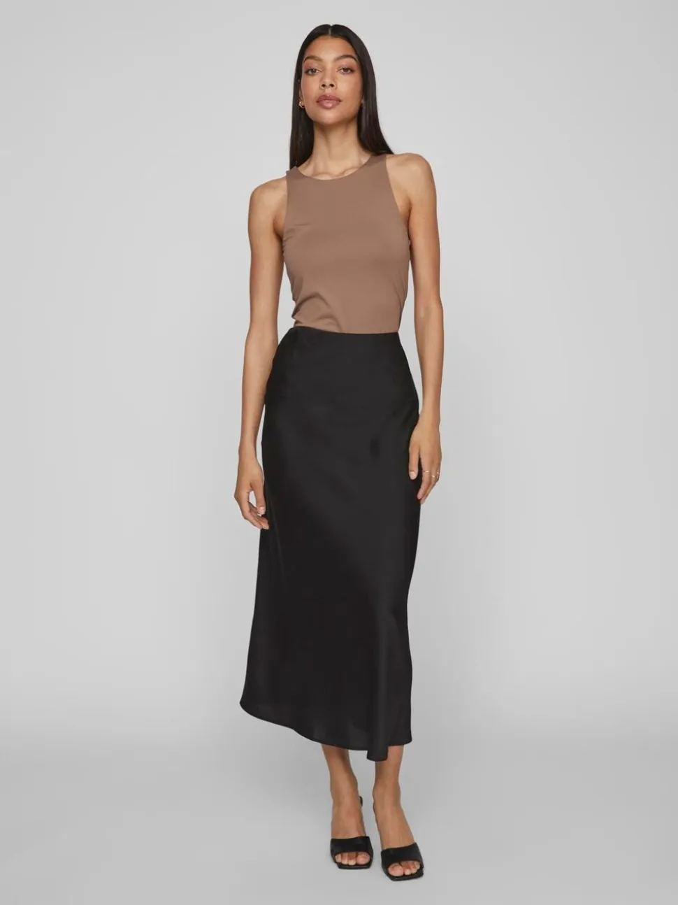 Jupe mi-longue vila en satin taille haute