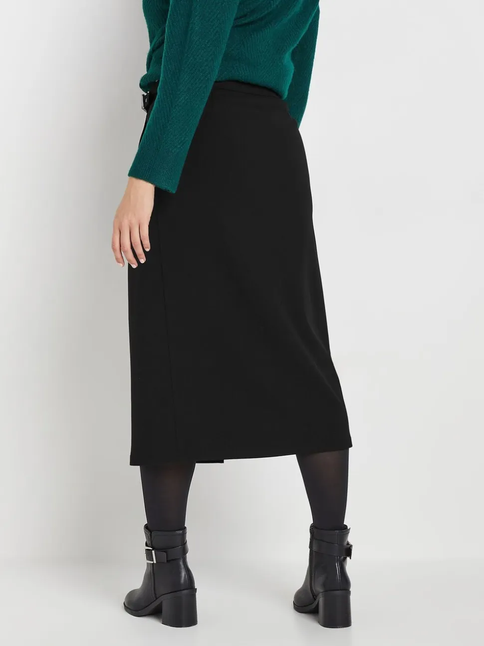 Jupes M&Co détail boucle mi-longues