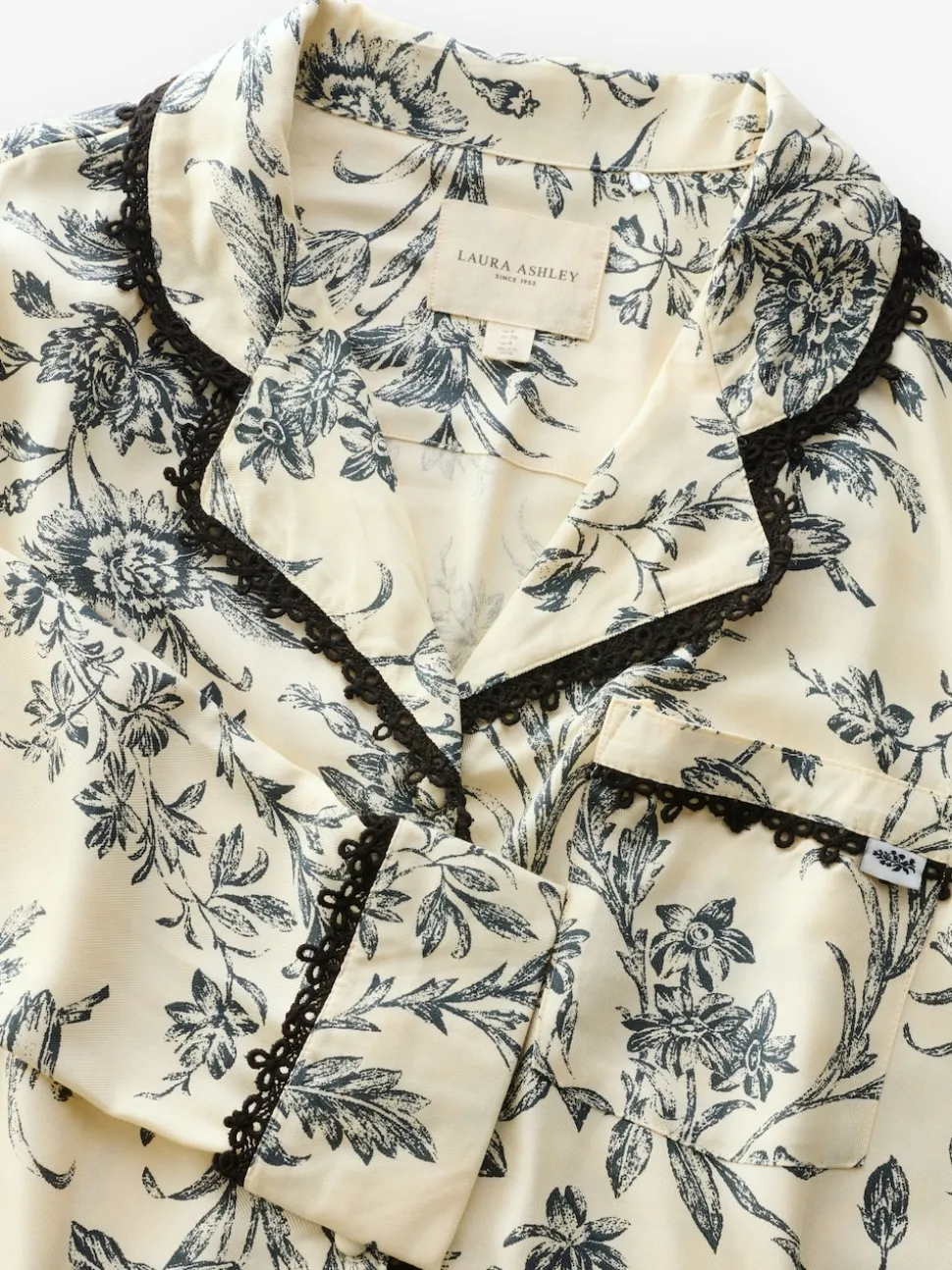 Laura Ashley pyjama boutonné en viscose