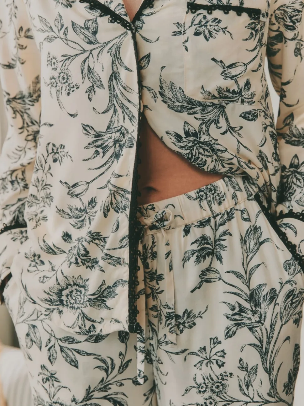 Laura Ashley pyjama boutonné en viscose