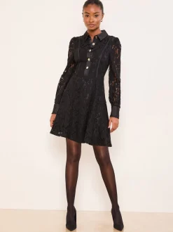 Lipsy Court robe patineuse à manches longues en dentelle