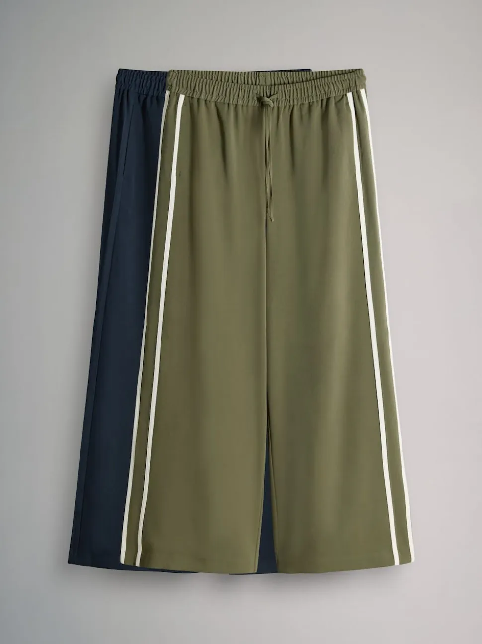 Lot de 2 pantalons de survêtement The Set à jambe large avec rayure latérale