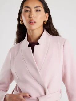 Manteau enveloppant River Island à col cranté et ceinturé