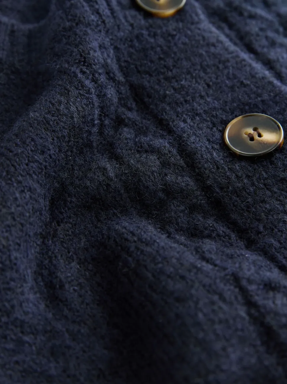 marine - Cardigan Laura Ashley en maille torsadée
