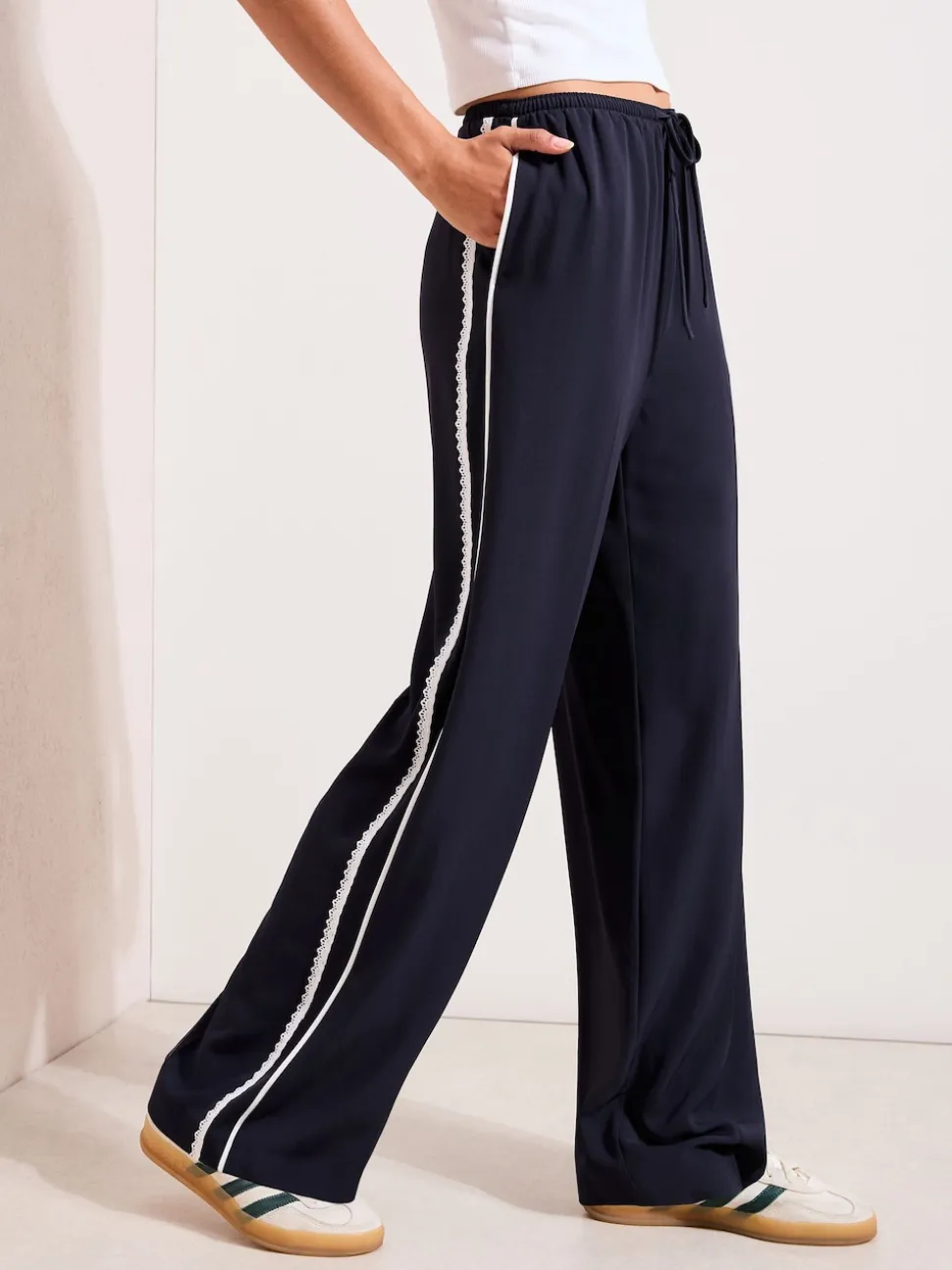 marine - Pantalons Jambe large Friends Like These bordures au crochet