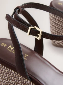Marron chocolat - Espadrilles à bout carré et talons compensés