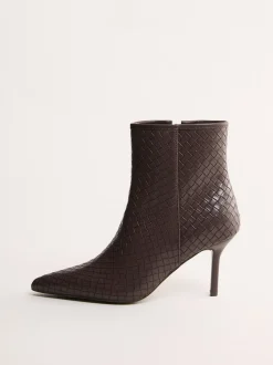 Marron chocolat - Friends Like These bottes tissées en faux cuir à talon milieu et bout pointu