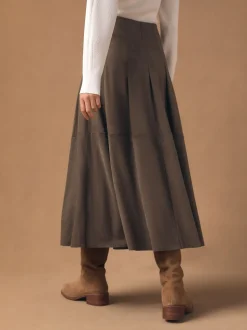 Marron chocolat - Jupe kilt mi-longue en faux daim