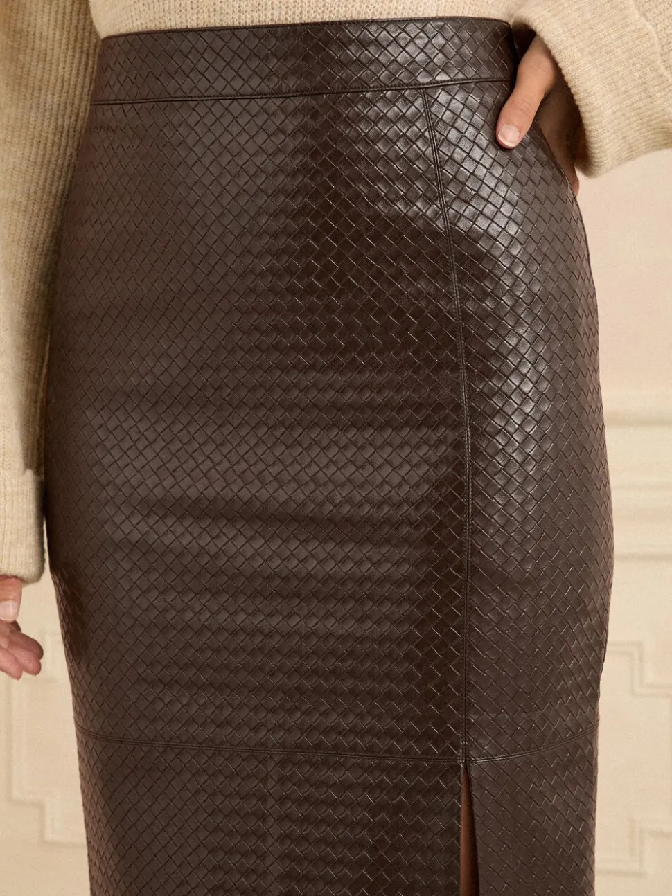 Marron chocolat - Jupe mi-longue Love & Roses fendue en similicuir