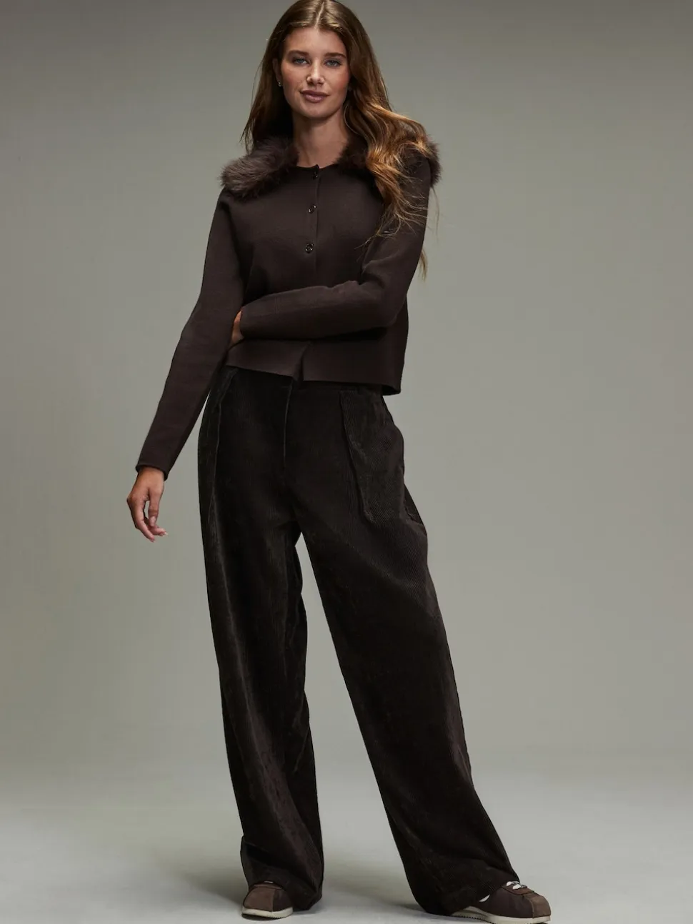 Marron chocolat - Pantalon large en velours côtelé