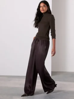 Marron chocolat - Pantalons en satin à jambe large et taille ceinturée