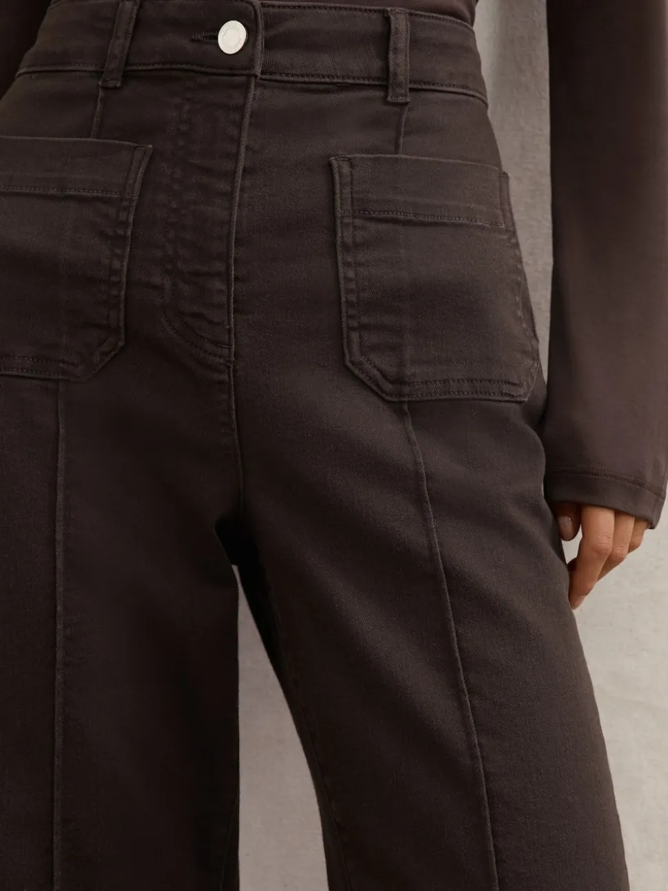 Marron chocolat - Reiss - Sakura - Jean évasé à poches plaquées