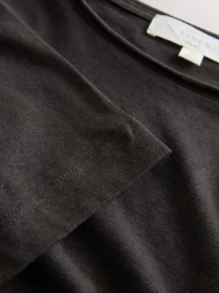 Marron chocolat - Robe mi-longue à manches courtes à bords roulés avec lin