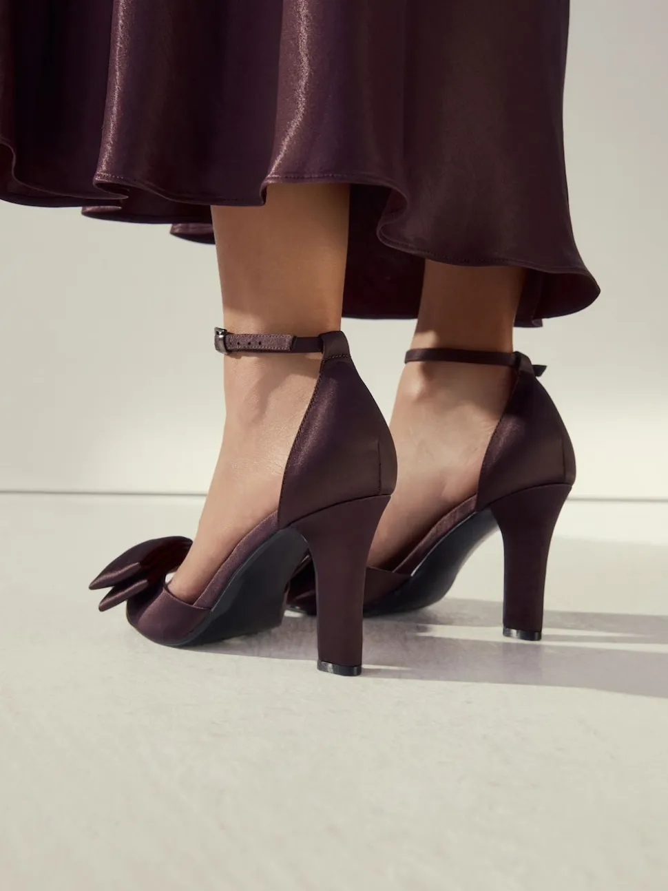 Marron chocolat - Sandales à talons carrés avec nœud en satin Forever Comfort®