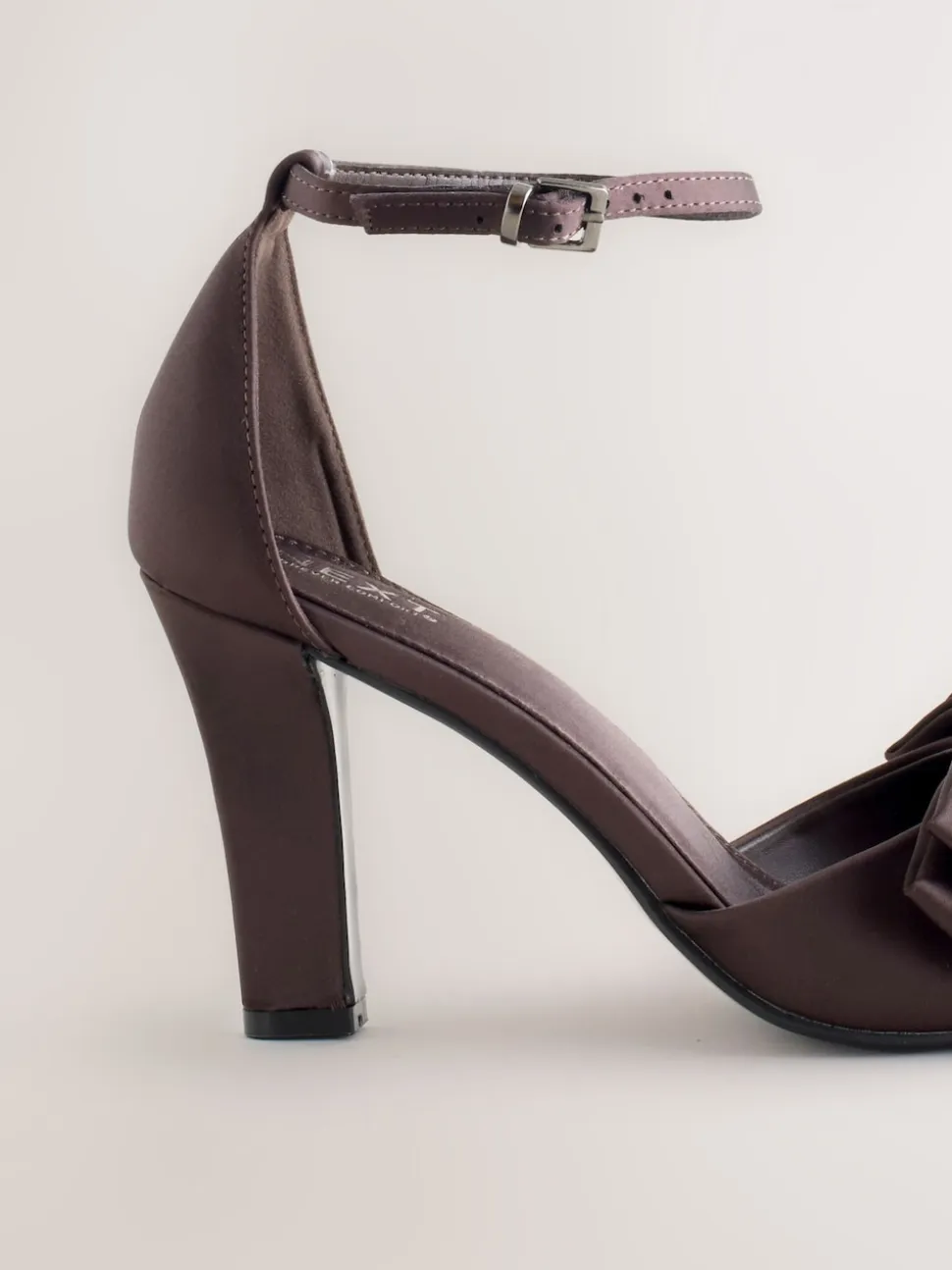 Marron chocolat - Sandales à talons carrés avec nœud en satin Forever Comfort®