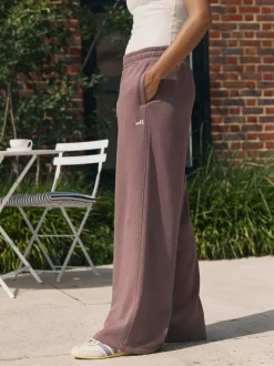 Marron chocolat - soi-même. Pantalon de jogging coupe large