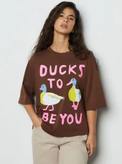 Marron chocolat - T-shirt graphique à manches courtes et col rond