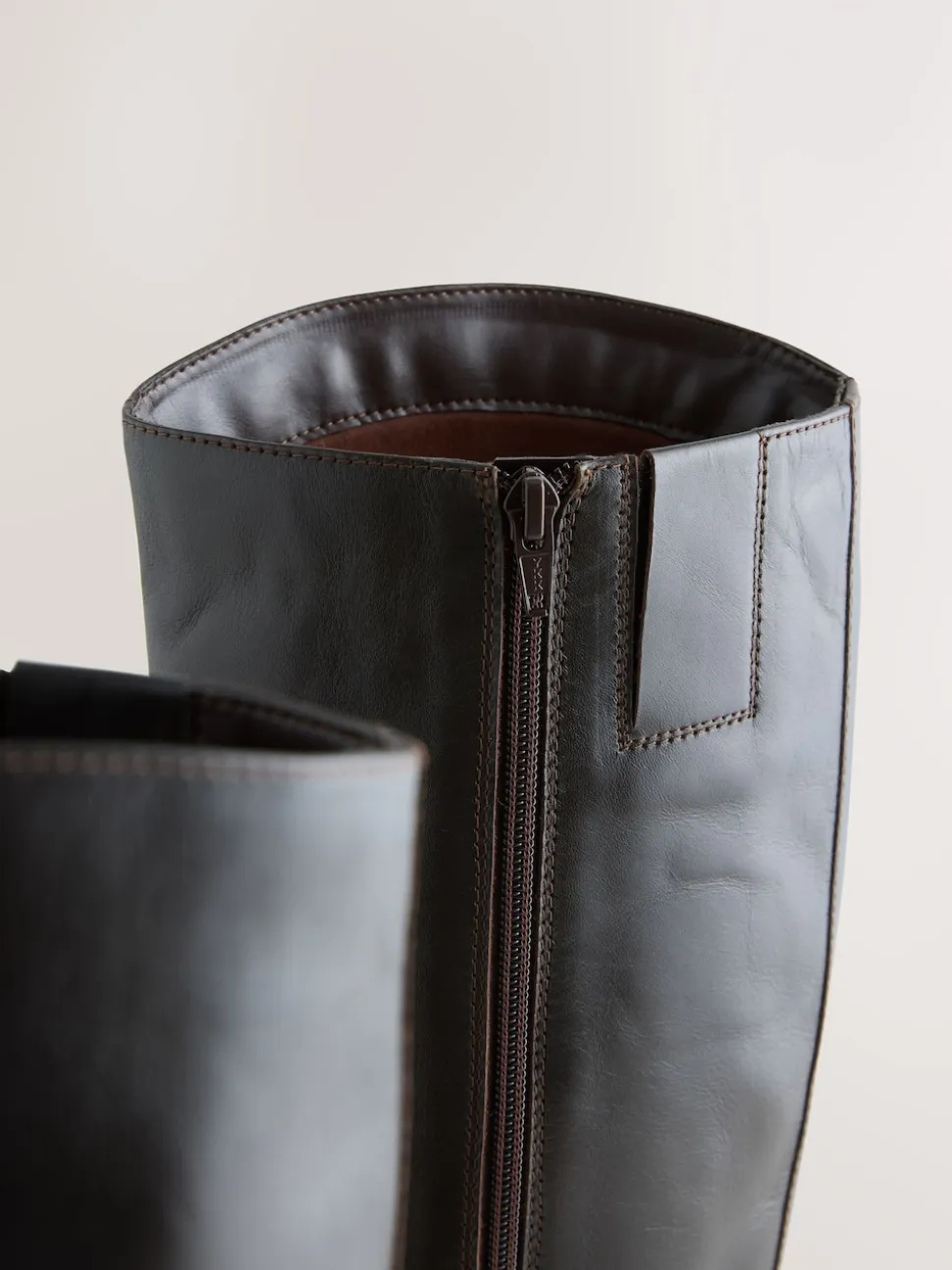 Marron chocolat en cuir - Bottes d’équitation plates Forever Comfort®